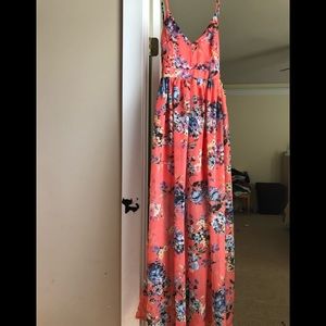 Size M floral maxi dress